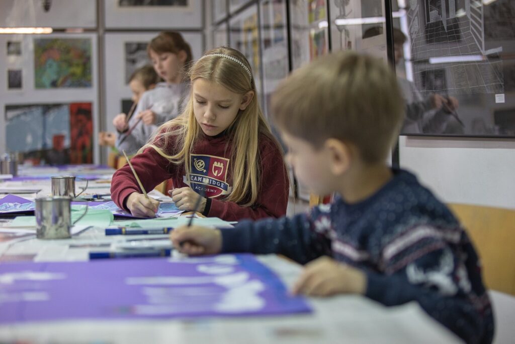 Warsztaty plastyczne w Galerii i Ośrodku Plastycznej Twórczości Dziecka w Toruniu, fot. Mikołaj Kuras dla UMWKP