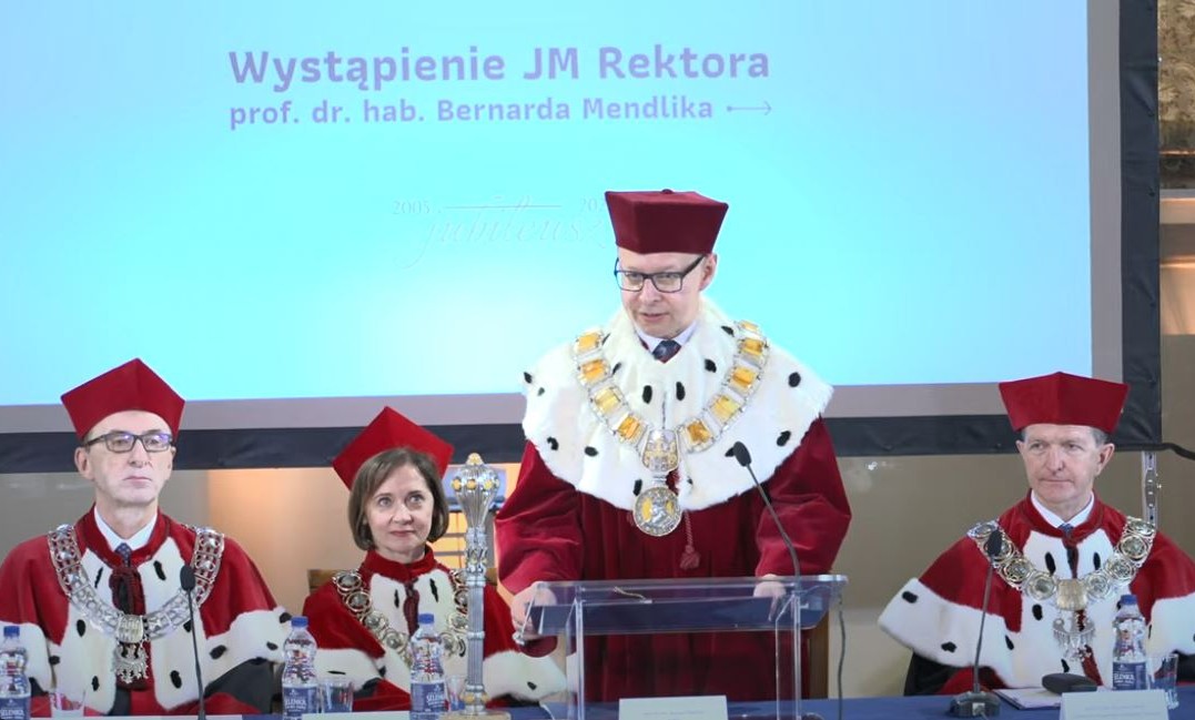 Obchody święta Uniwersytetu Kazimierza Wielkiego, stopklatka z transmisji online UKW