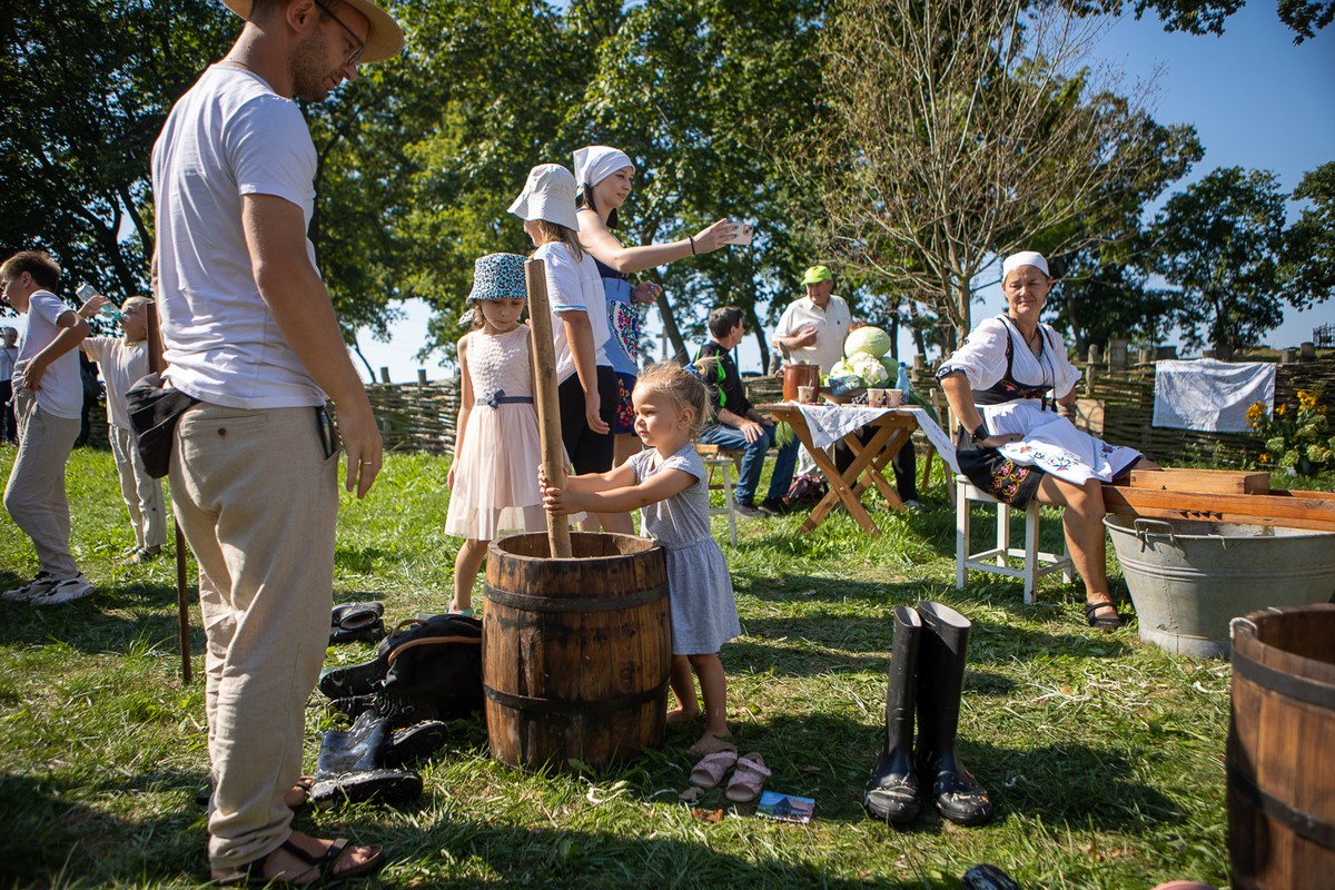 The event ‘At the Olender Neighbours’ in Wielka Nieszawka, photo by Mikołaj Kuras for UMWKP