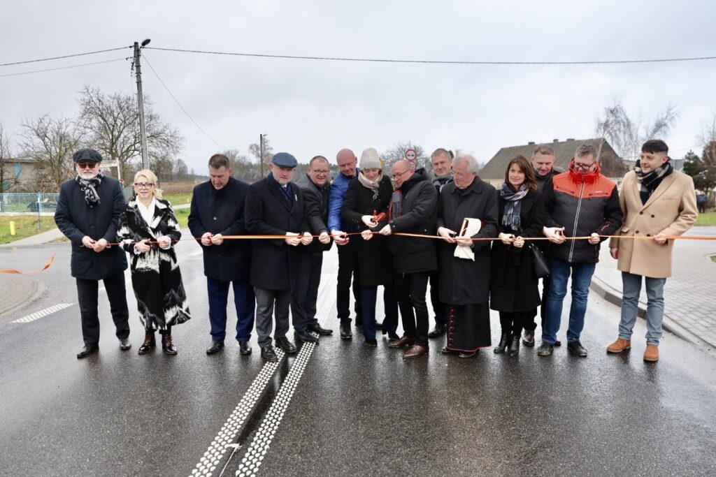 Otwarcie zmodernizowanej drogi wojewódzkiej nr 254 Barcin-Łabiszyn, fot. Andrzej Goiński/UMWKP