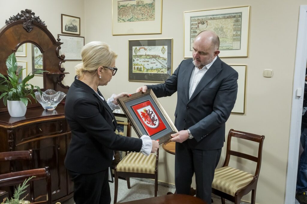 Marszałek Piotr Całbecki wizytuje Pałac Lubostroń, fot. Tomasz Czachorowski/eventphoto dla UMWKP