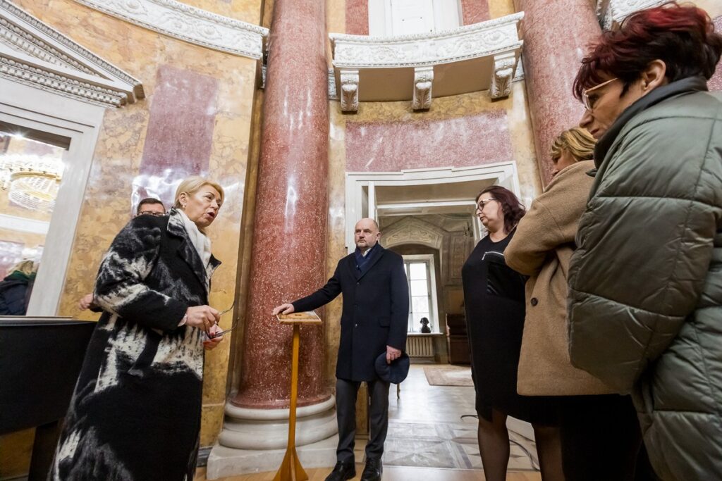 Marszałek Piotr Całbecki wizytuje Pałac Lubostroń, fot. Tomasz Czachorowski/eventphoto dla UMWKP