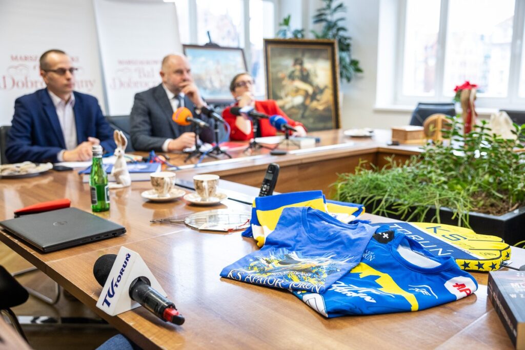 Press conference before the 13th Marshal's Charity Ball, photo by Szymon Zdziebło/tarantoga.pl for UMWKP