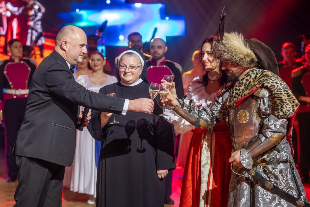 XIII Marshal's Charity Ball, photo by Szymon Zdziebło/tarantoga.pl for UMWKP