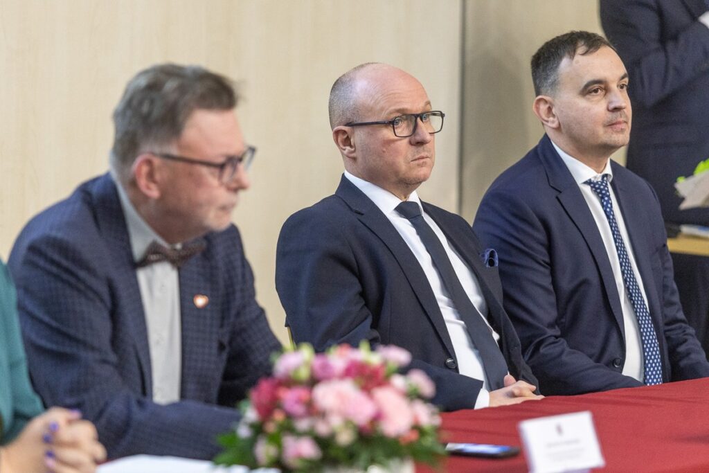 Ceremonia wręczenia umów FEdKP, fot. Szymon Zdziebło/tarantoga dla UMWKP