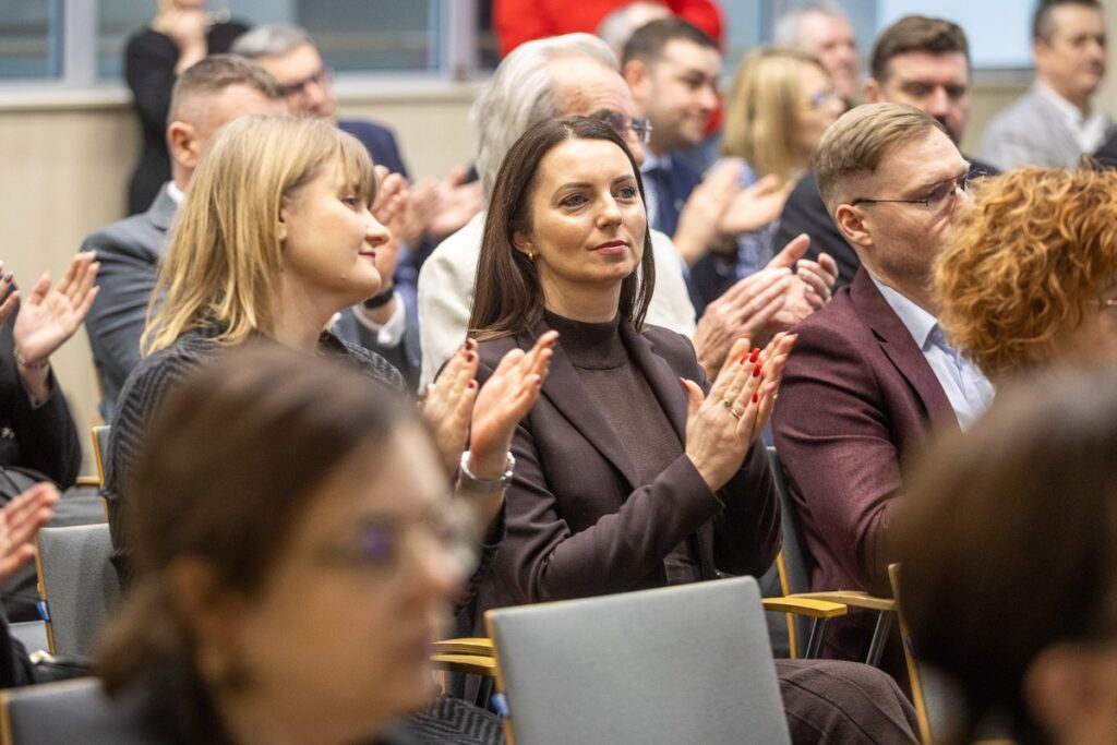 Ceremonia wręczenia umów FEdKP, fot. Szymon Zdziebło/tarantoga dla UMWKP