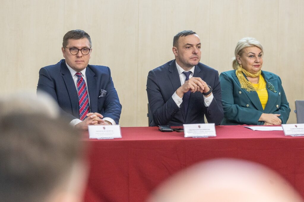 Ceremonia wręczenia umów FEdKP, fot. Szymon Zdziebło/tarantoga dla UMWKP