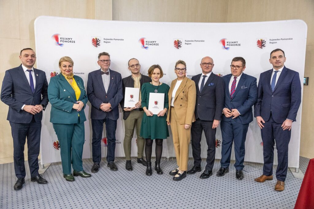 Ceremonia wręczenia umów FEdKP, fot. Szymon Zdziebło/tarantoga dla UMWKP