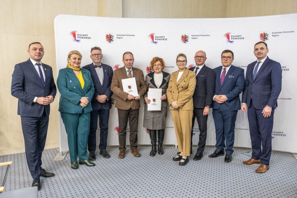 Ceremonia wręczenia umów FEdKP, fot. Szymon Zdziebło/tarantoga dla UMWKP