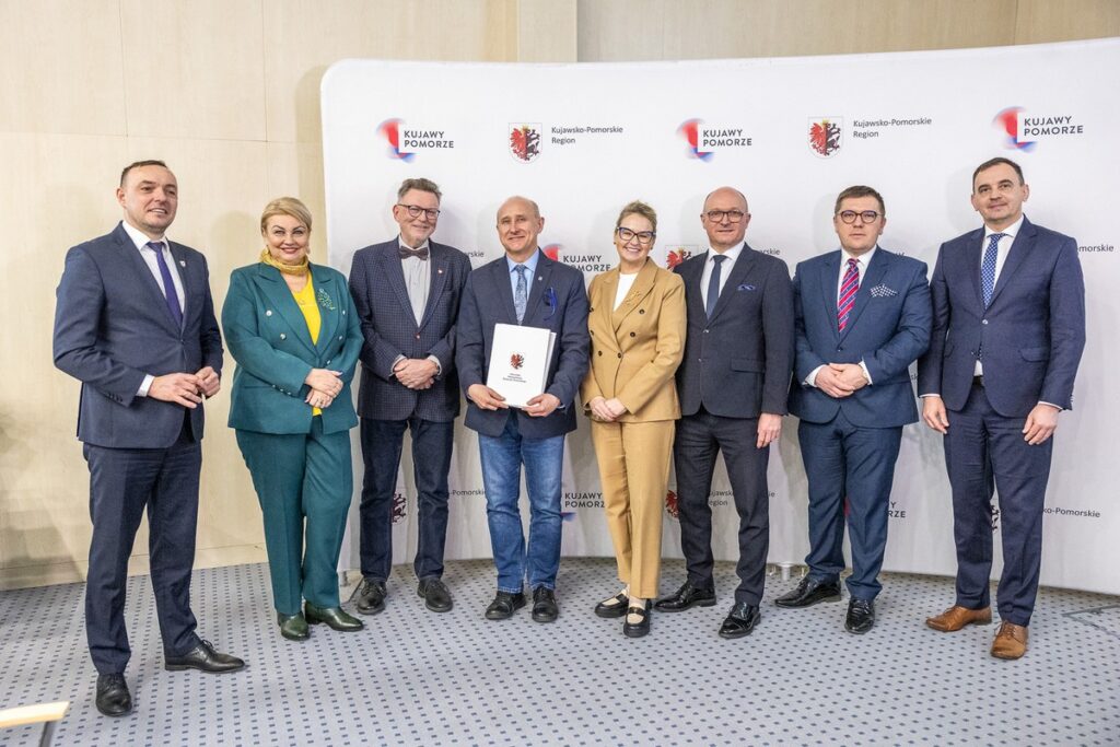 Ceremonia wręczenia umów FEdKP, fot. Szymon Zdziebło/tarantoga dla UMWKP