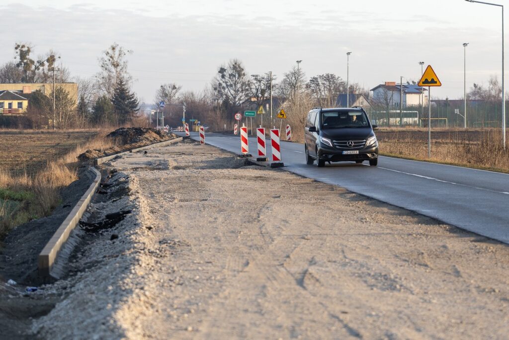 Modernizacja DW 268, fot. Szymon Zdziebło/tarantoga.pl dla UMWKP