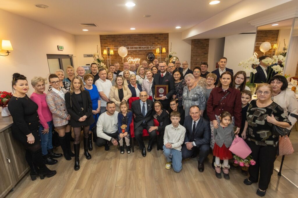 Wręczenie medalu Unitas Durat Czesławowi Romankiewiczowi, fot. Mikołaj Kuras dla UMWKP