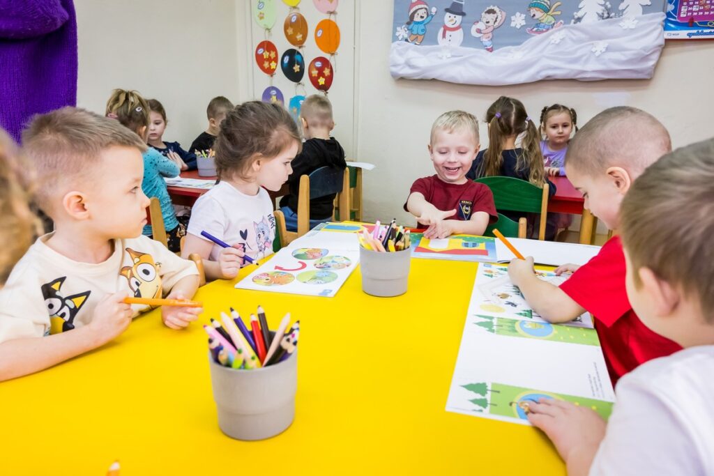 Zajęcia języka angielskiego w Przedszkolu nr 2 w Nakle nad Notecią, fot. Tomasz Czachorowski/eventphoto.com.pl dla UMWKP