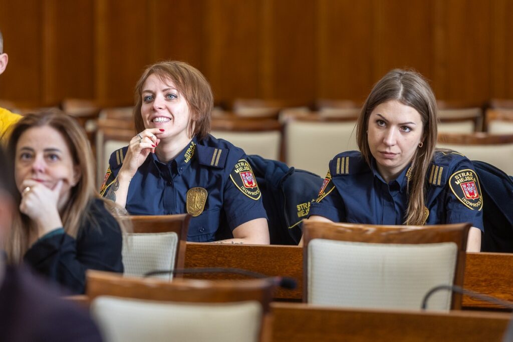 Dyktando w Urzędzie Marszałkowskim, fot. Szymon Zdziebło/tarantoga.pl dla UMWKP