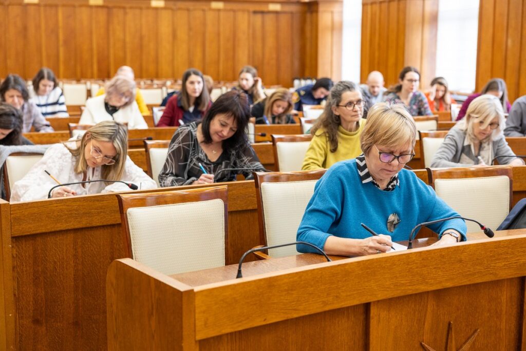 Dyktando w Urzędzie Marszałkowskim, fot. Szymon Zdziebło/tarantoga.pl dla UMWKP