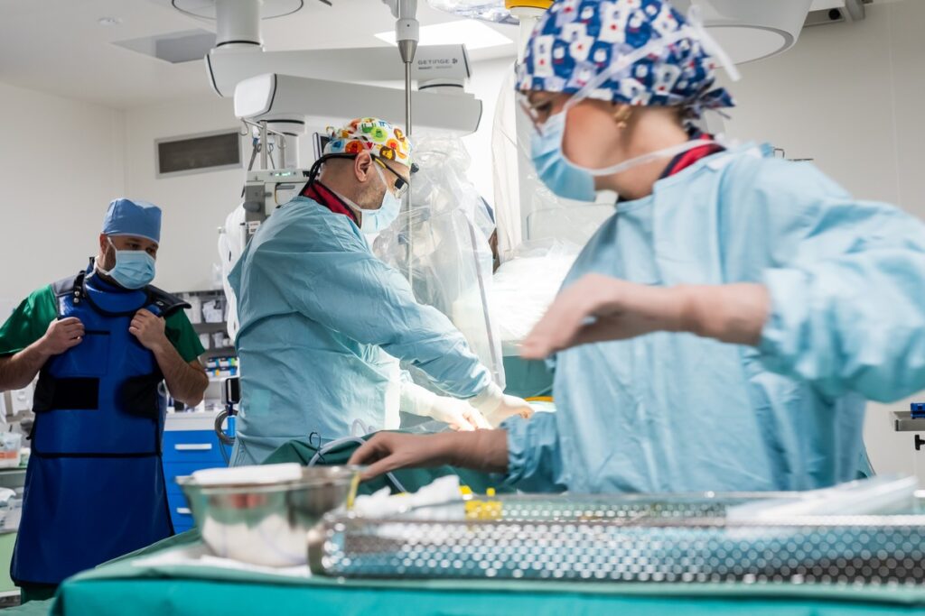 The 1000th transcatheter aortic valve implantation in the hybrid operating room of the Cardiac Surgery Clinic at Jurasz University Hospital in Bydgoszcz, photo by Tomasz Czachorowski/eventphoto.com.pl for UMWKP