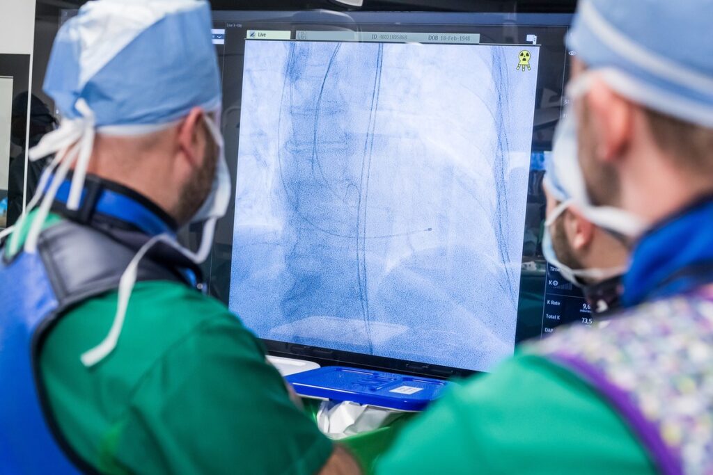 The 1000th transcatheter aortic valve implantation in the hybrid operating room of the Cardiac Surgery Clinic at Jurasz University Hospital in Bydgoszcz, photo by Tomasz Czachorowski/eventphoto.com.pl for UMWKP