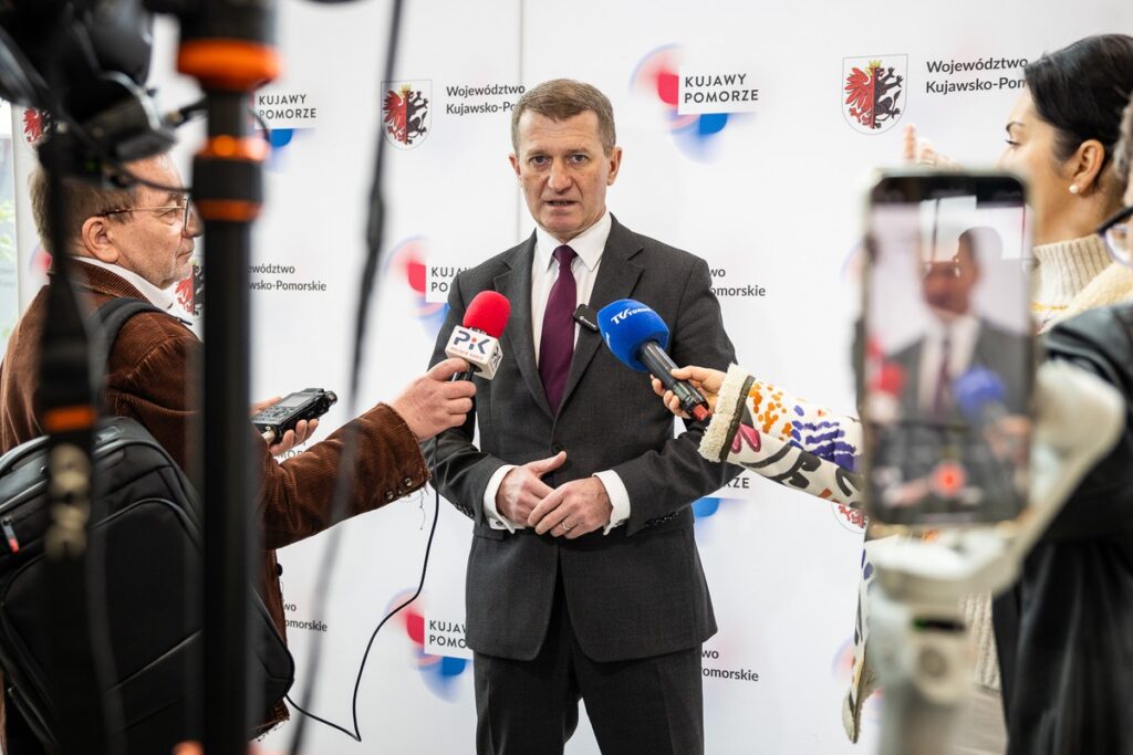 Meeting at the Brześć Centre for Culture and History "Wahadło" on the Expansion of Sports Infrastructure in the region, photo by Szymon Zdziebło / tarantoga.pl for UMWKP