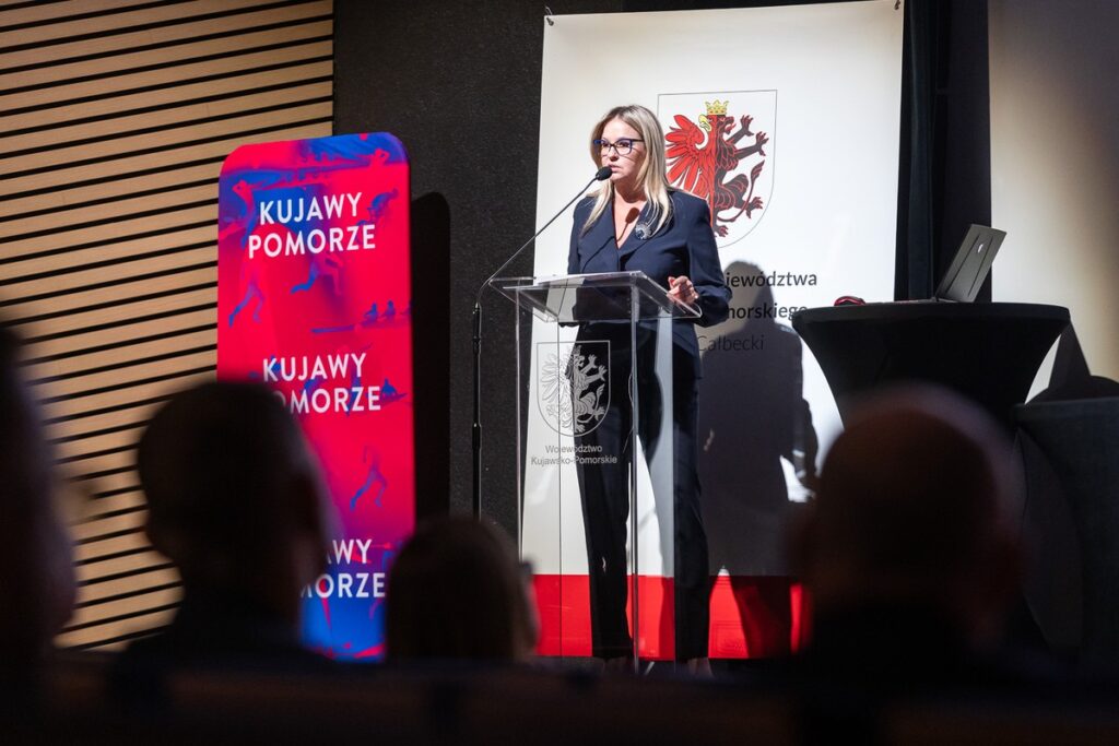 Meeting at the Brześć Centre for Culture and History "Wahadło" on the Expansion of Sports Infrastructure in the region, photo by Szymon Zdziebło / tarantoga.pl for UMWKP