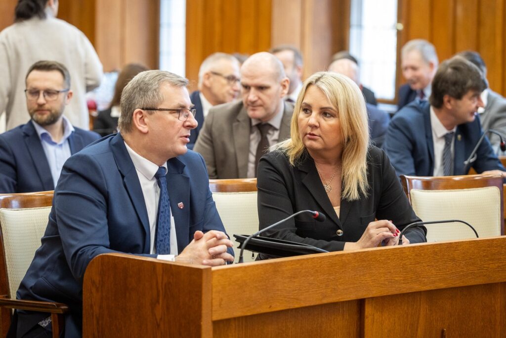 Ceremonia przekazania umów FEdKP, 28 lutego 2025, fot. Szymon Zdziebło/tarantoga.pl dla UMWKP