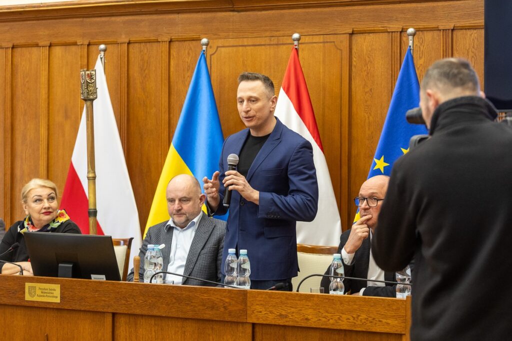 Ceremonia przekazania umów FEdKP, 28 lutego 2025, fot. Szymon Zdziebło/tarantoga.pl dla UMWKP