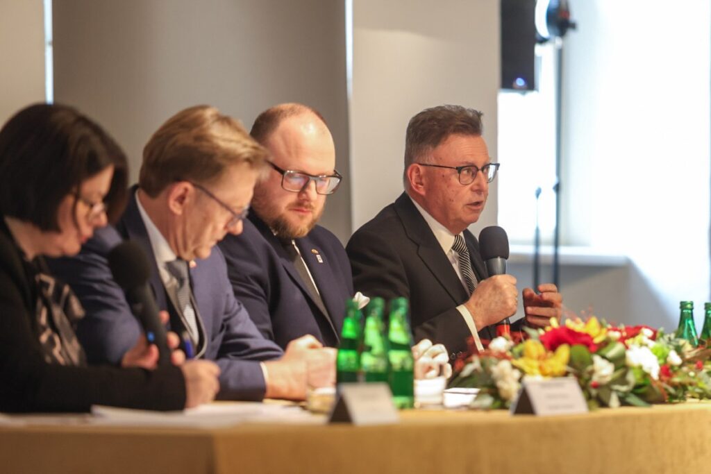 Conference summarizing Polish-Lithuanian cooperation in our region, photo by Szymon Zdziebło / tarantoga.pl for UMWKP