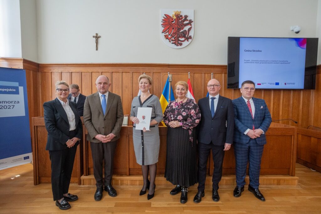 Wręczenie umów o finansowanie projektów środkami FEdKP, fot. Mikołaj Kuras dla UMWKP