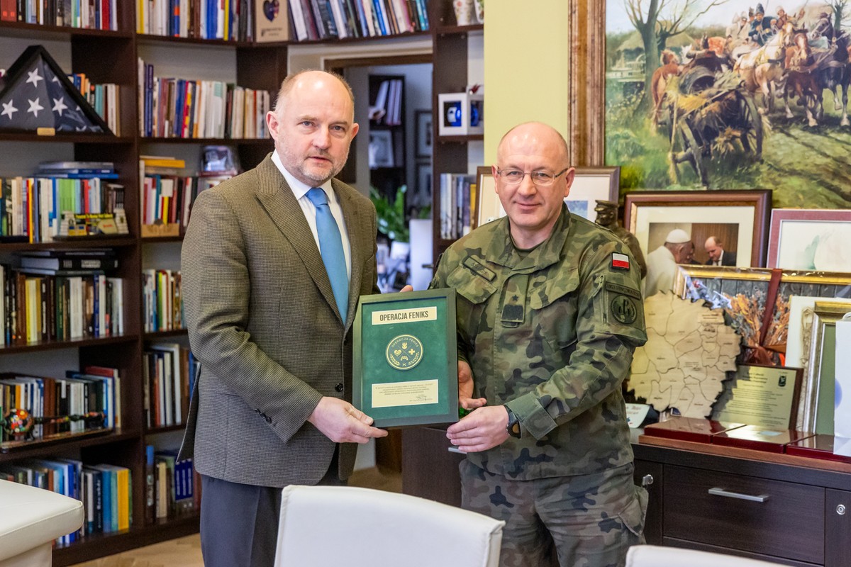 Meeting between Marshal Piotr Całbecki and General Krzysztof Stańczyk, photo: Andrzej Goiński/UMWKP