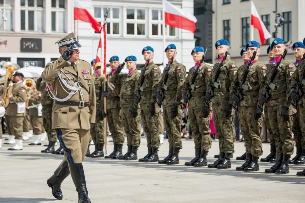 Obchody Dnia Flagi w Bydgoszczy, fot. Tomasz Czachorowski/eventphoto dla UMWKP