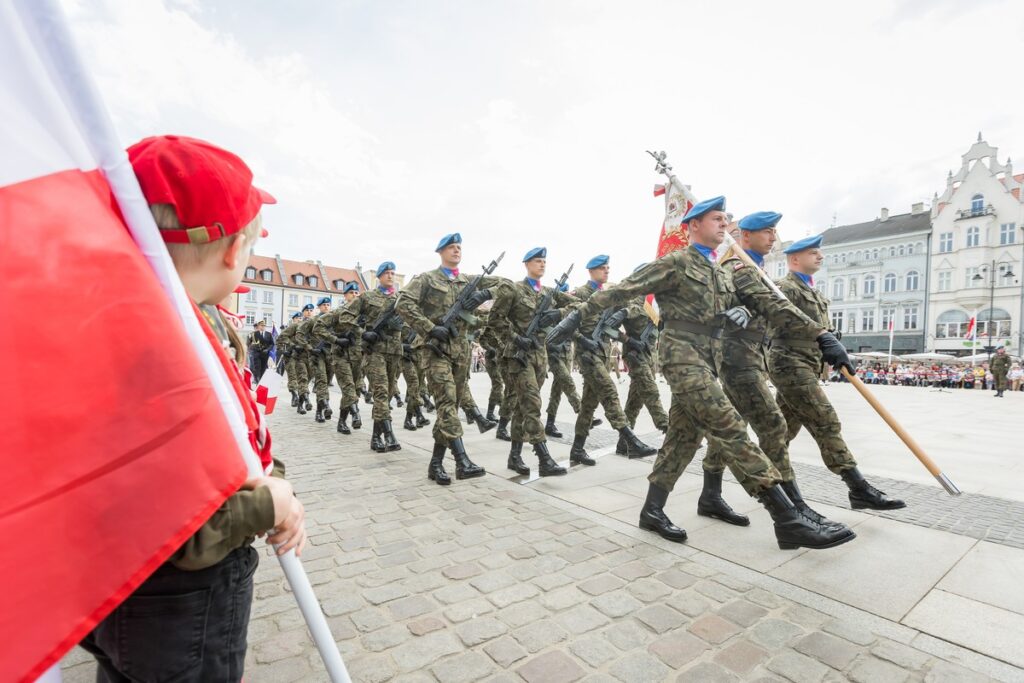 Obchody Dnia Flagi w Bydgoszczy, fot. Tomasz Czachorowski/eventphoto dla UMWKP