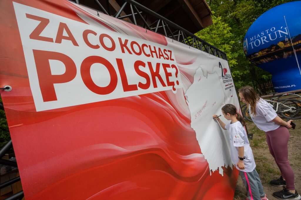 Obchody Dnia Flagi w Toruniu, fot. Mikołaj Kuras dla UMWKP