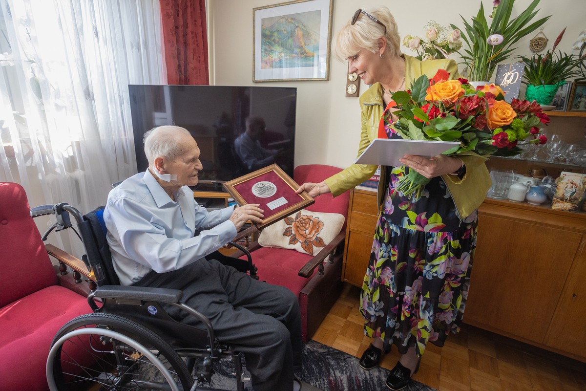 Presentation of the Unitas Durat Medal to Ryszard Kosiński, photo by Mikołaj Kuras for UMWKP