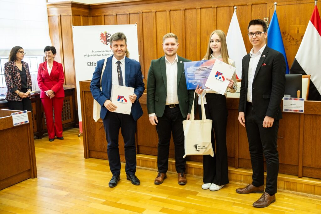 Finał XXII edycji Regionalnego Konkursu Wiedzy o Samorządzie Terytorialnym dla uczniów szkół podstawowych. Fot. Andrzej Goiński UMWKP