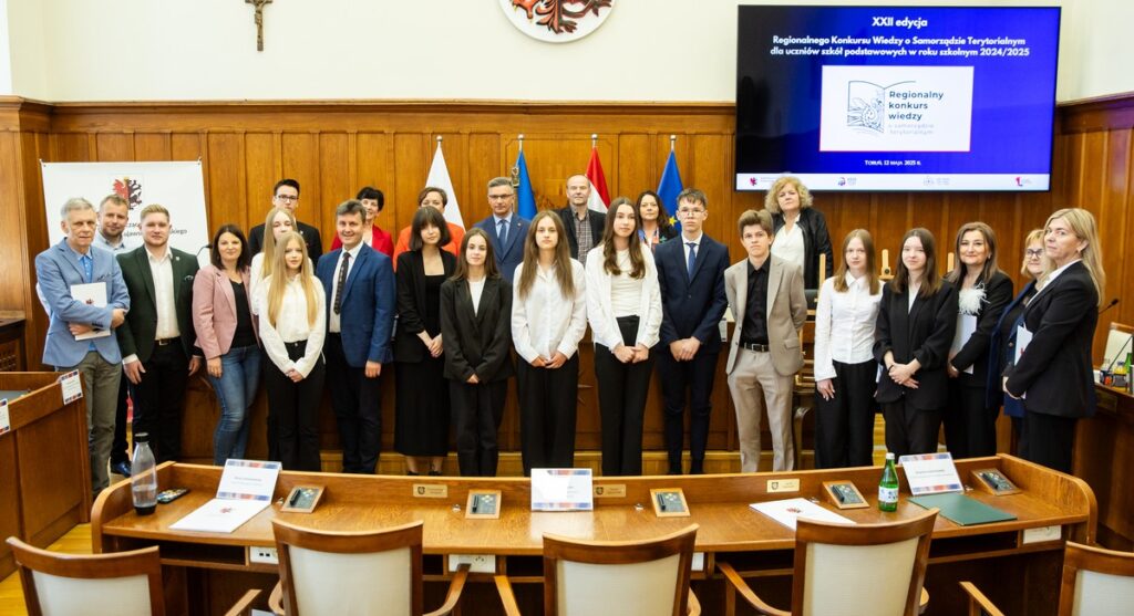 Finał XXII edycji Regionalnego Konkursu Wiedzy o Samorządzie Terytorialnym dla uczniów szkół podstawowych. Fot. Andrzej Goiński UMWKP