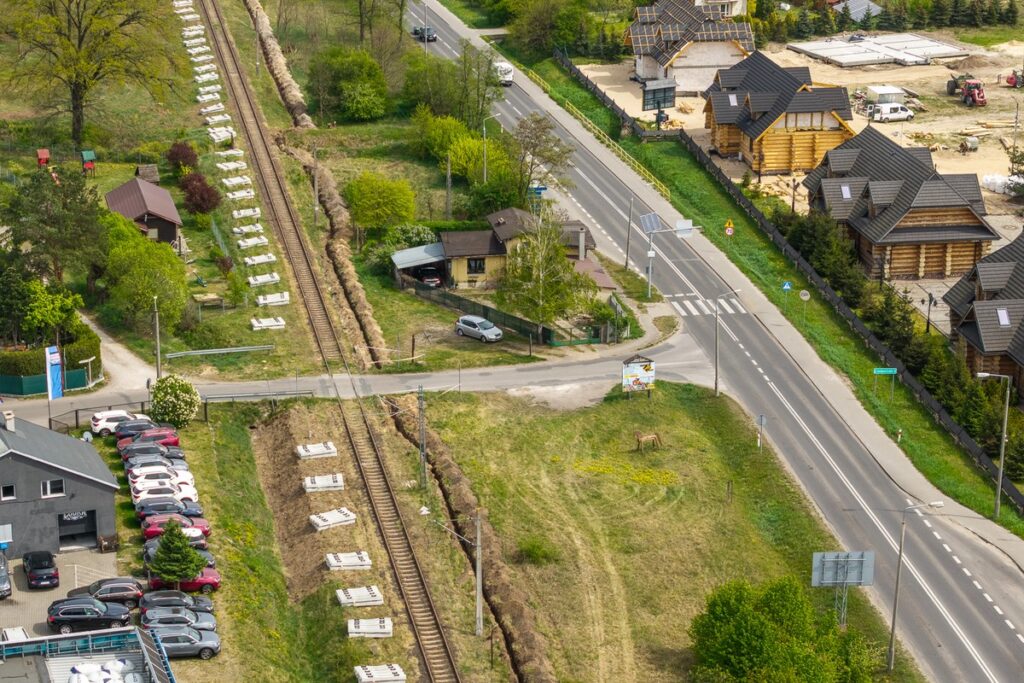 Remont linii do Ciechocinka fot. Szymon Zdziebło/tarantoga.pl dla UMWKP