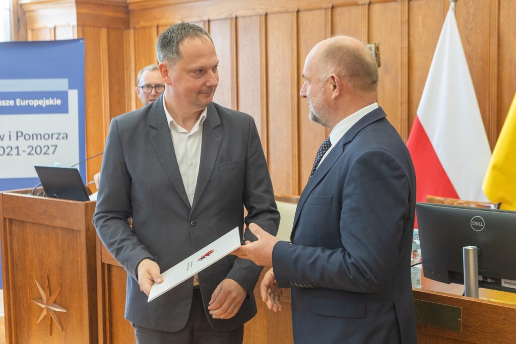 Wręczenie umów FEdKP 2021-2027, 16 maja 2025 r., fot. Mikołaj Kuras dla UMWKP