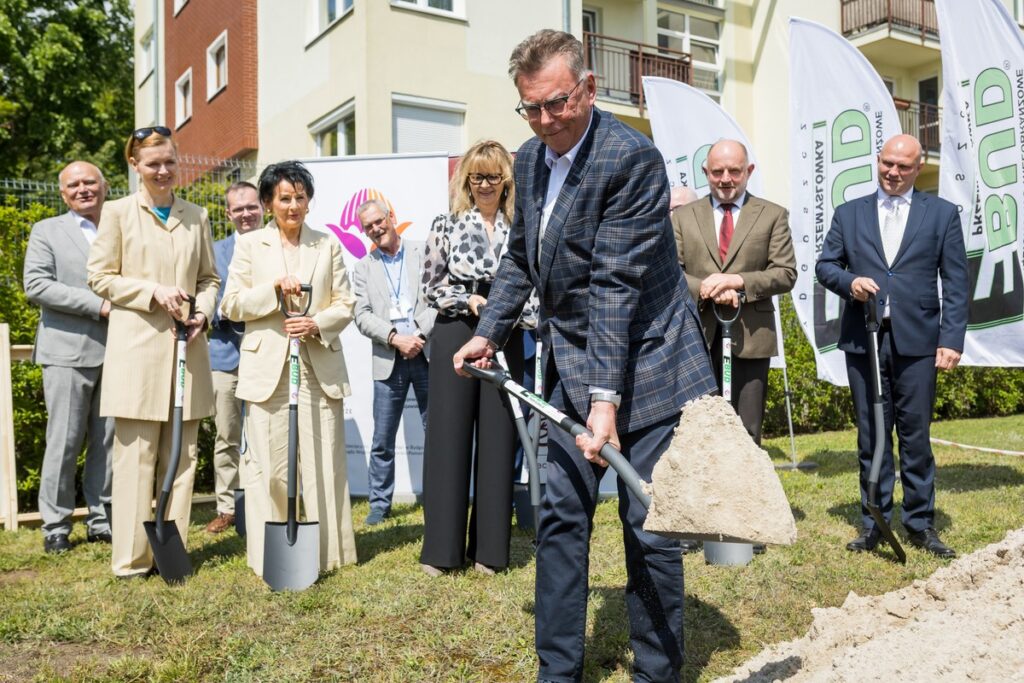 First shovel for the construction of the new WSD diagnostic segment, photo by Tomasz Czachorowski/eventphoto for UMWKP