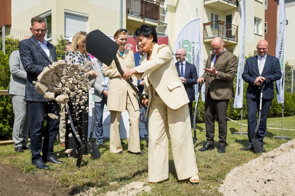First shovel for the construction of the new WSD diagnostic segment, photo by Tomasz Czachorowski/eventphoto for UMWKP