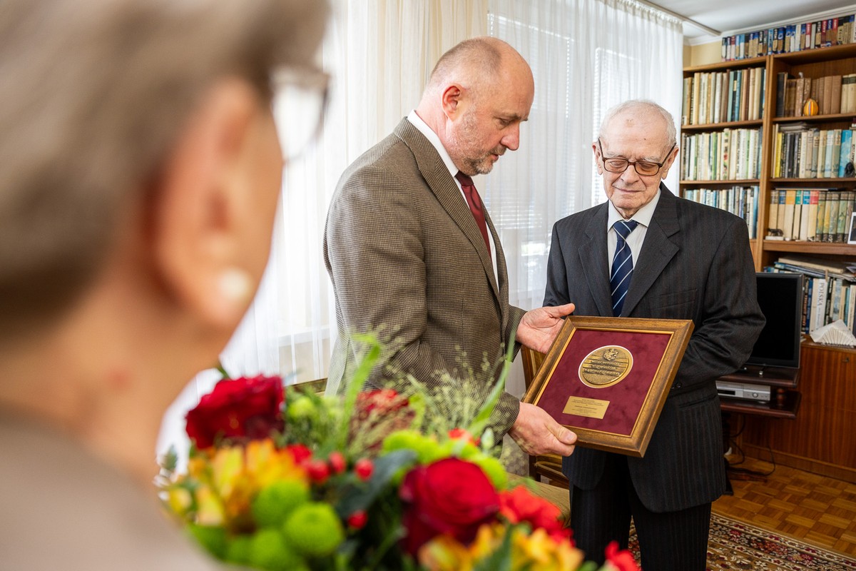 Awarding of the Unitas Durat medal to Andrzej Lewandowski, photo: Szymon Zdziebło/tarantoga.pl for UMWKP
