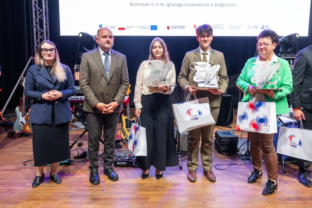 Spotkanie ze stypendystami, 2 czerwca 2025 r., fot. Szymon Zdziebło/tarantoga.pl dla UMWKP