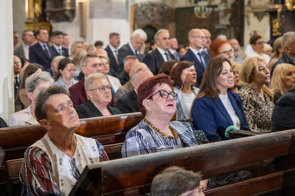 Ingres biskupa Arkadiusza Okroja, fot. Szymon Zdziebło/tarantoga.pl dla UMWKP