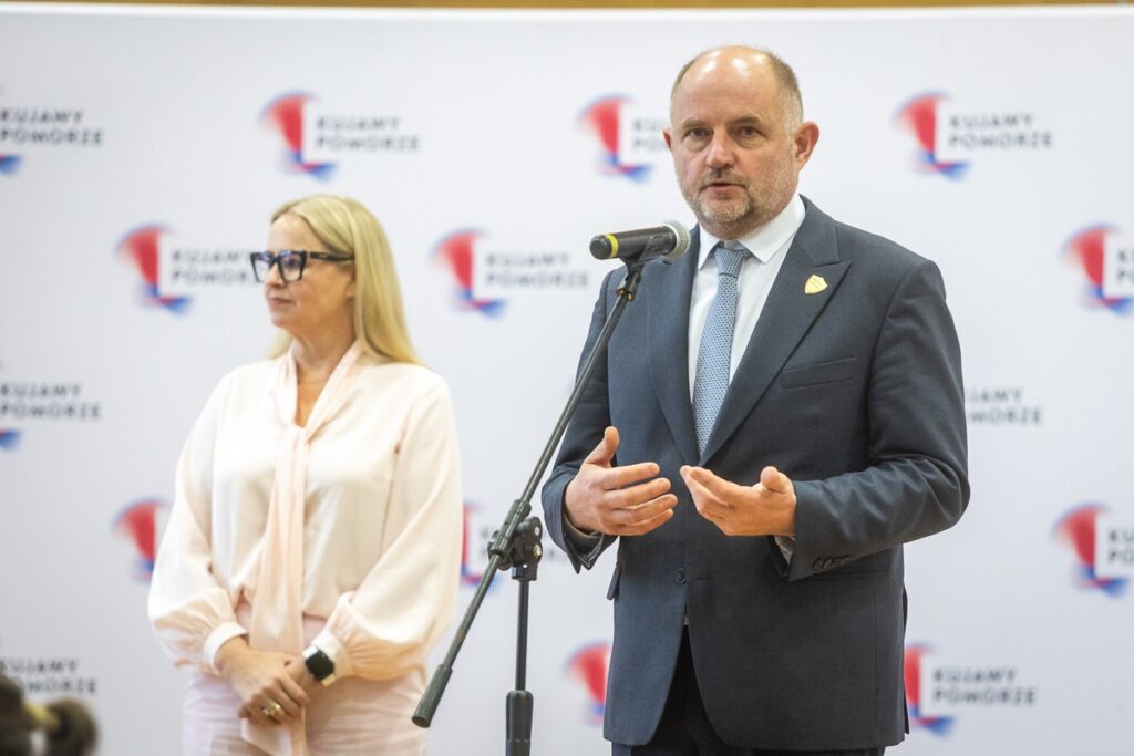 Awarding of sports scholarships photo: Szymon Zdziebło/tarantoga.pl for UMWKP