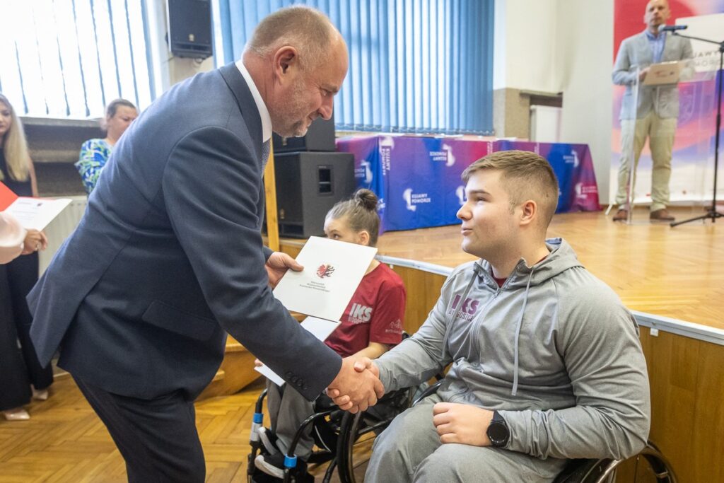 Awarding of sports scholarships photo: Szymon Zdziebło/tarantoga.pl for UMWKP