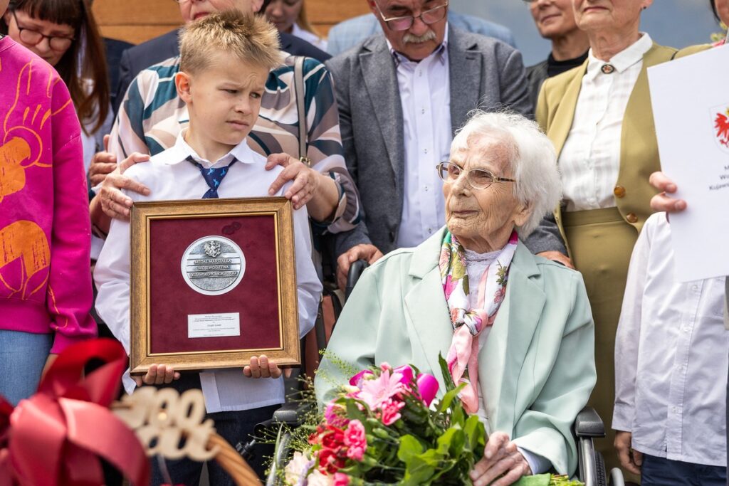 Awarding of the Unitas Durat medal to Cecylia Lemke, photo by Szymon Zdziebło/tarantoga.pl for UMWKP
