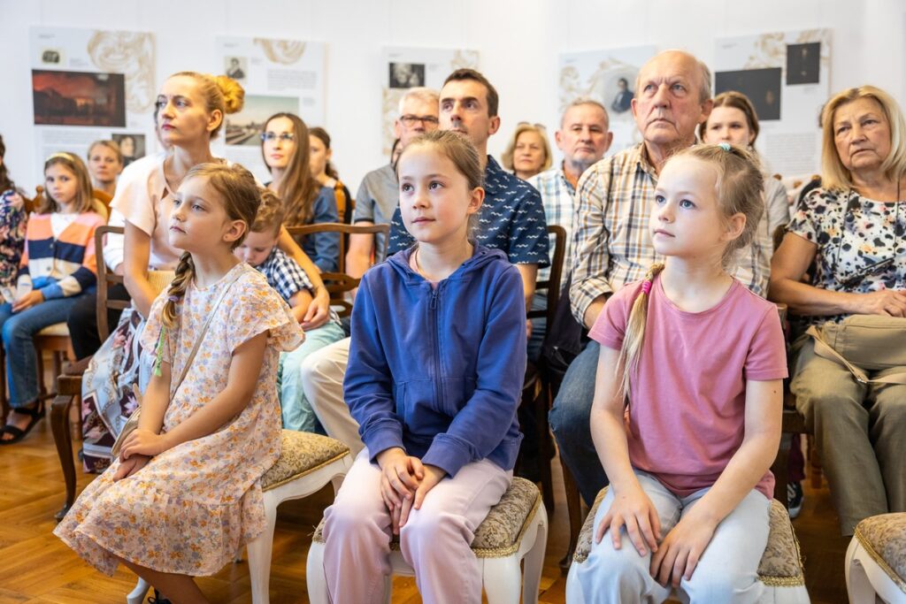 Koncert z serii „Wakacje z Chopinem” w szafarskim Ośrodku Chopinowskim, fot. Szymon Zdziebło, tarantoga.pl dla UMWKP