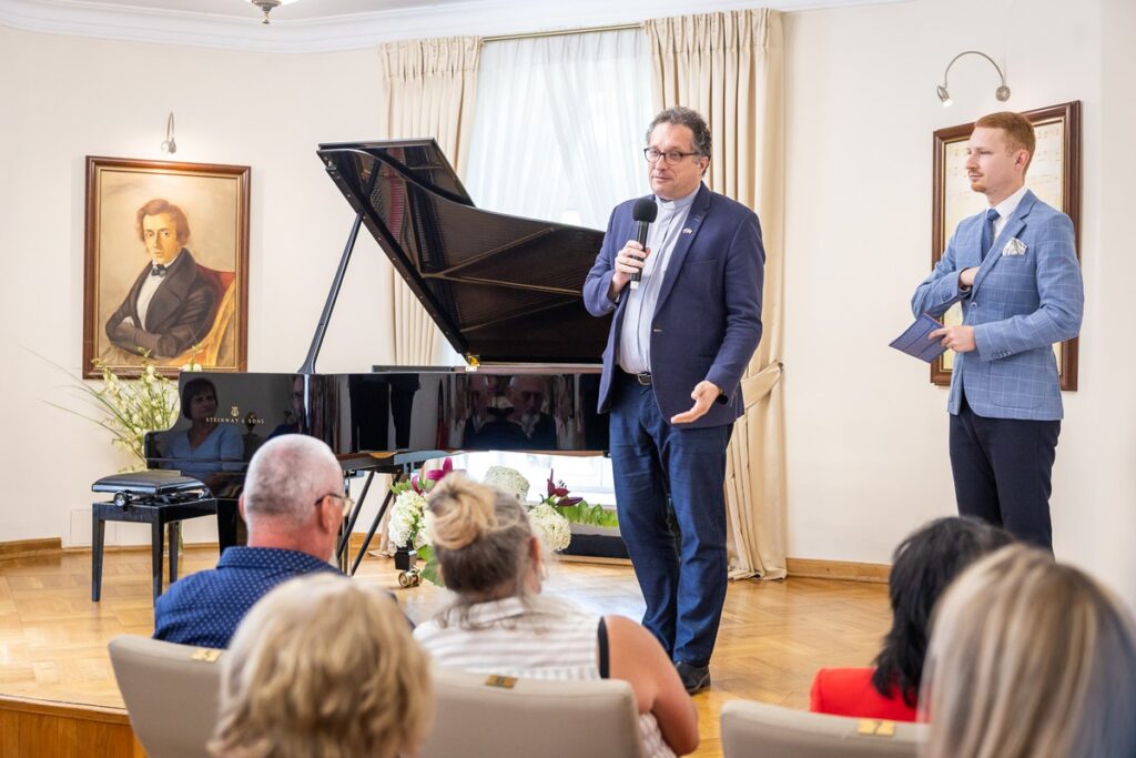 Koncert z serii „Wakacje z Chopinem” w szafarskim Ośrodku Chopinowskim, fot. Szymon Zdziebło, tarantoga.pl dla UMWKP