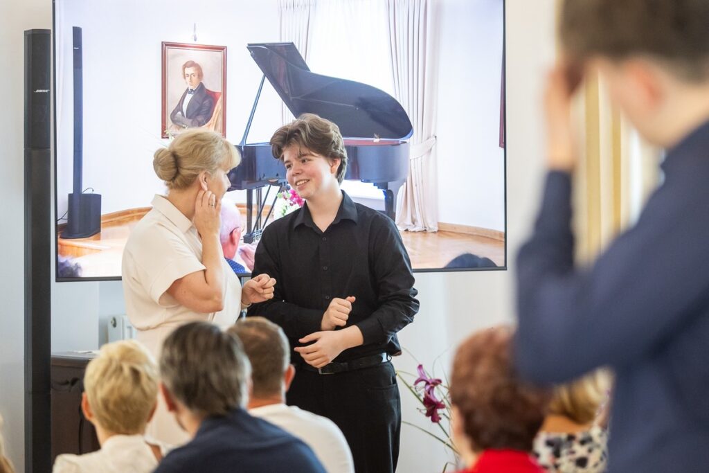 Koncert z serii „Wakacje z Chopinem” w szafarskim Ośrodku Chopinowskim, fot. Szymon Zdziebło, tarantoga.pl dla UMWKP