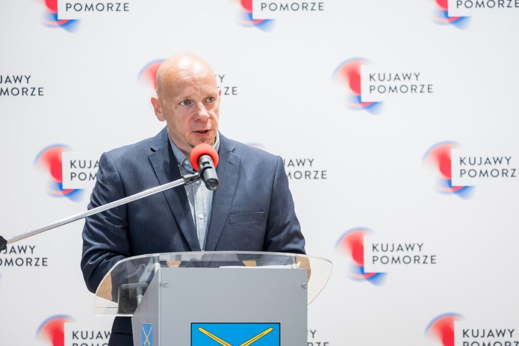 Handing over grand agreements for the development of sports infrastructure in the region, photo by Tomasz Czachorowski/eventphoto.com.pl for UMWKP