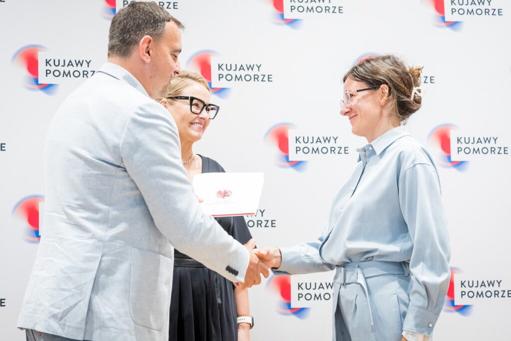 Handing over grand agreements for the development of sports infrastructure in the region, photo by Tomasz Czachorowski/eventphoto.com.pl for UMWKP