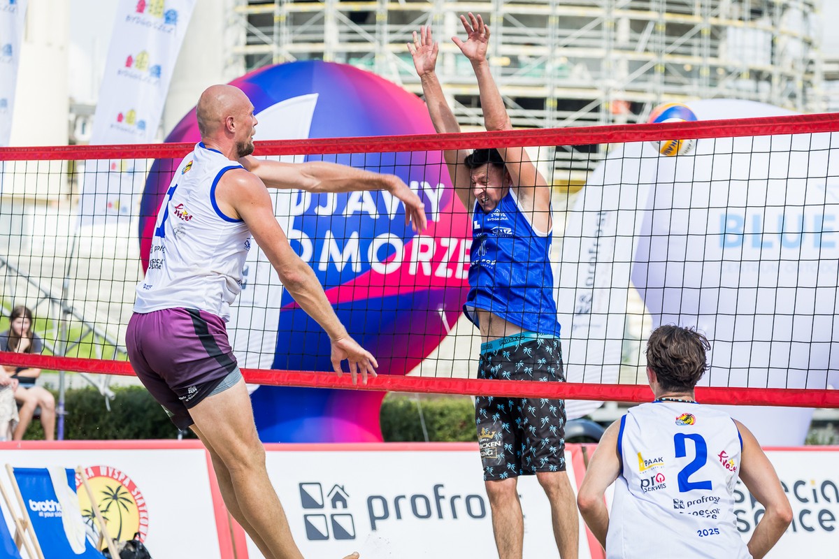 Bydgoszcz Volleyball Island, photo by Tomasz Czachorowski, eventphoto.com.pl for UMWKP